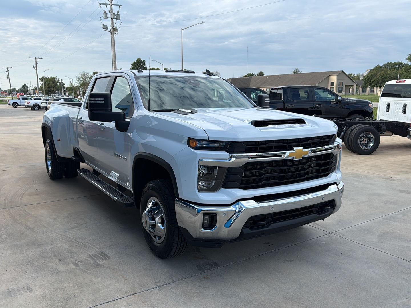 2025 Chevrolet Silverado 3500 HD LT DRW