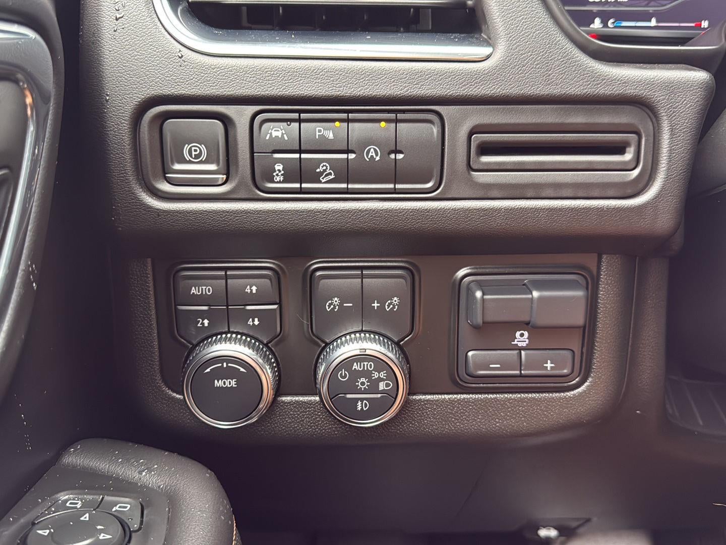 2023 GMC Yukon AT4