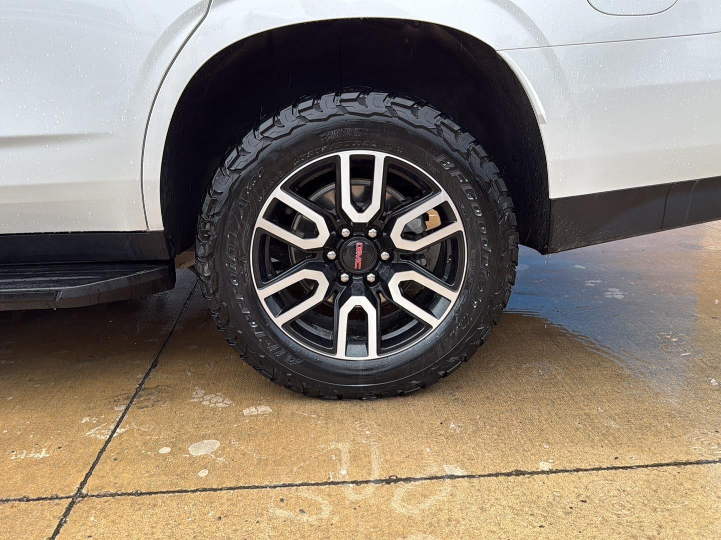 2023 GMC Yukon AT4
