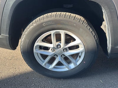 2022 Jeep Grand Cherokee L Laredo 4x4