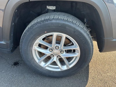 2022 Jeep Grand Cherokee L Laredo 4x4