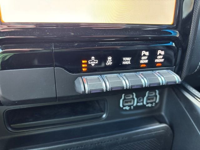 2022 RAM 1500 Limited Crew Cab 4x4 5'7" Box