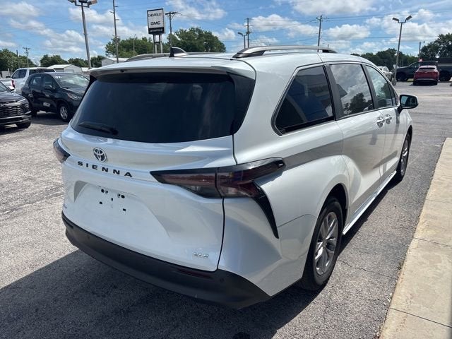 2025 Toyota Sienna XLE