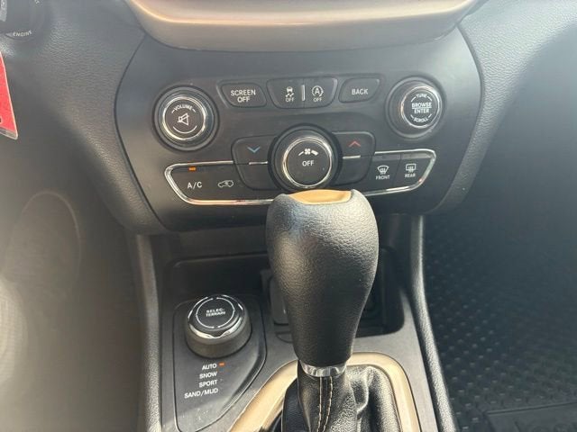 2018 Jeep Cherokee Latitude Tech Connect