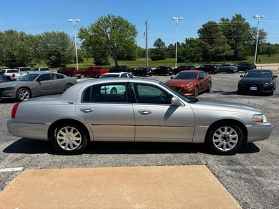 2006 Lincoln Town Car Signature Limited