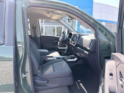 2025 Nissan Frontier SV