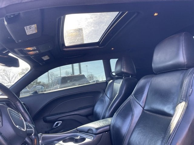 2016 Dodge Challenger SXT Plus