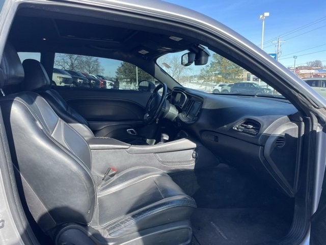 2016 Dodge Challenger SXT Plus