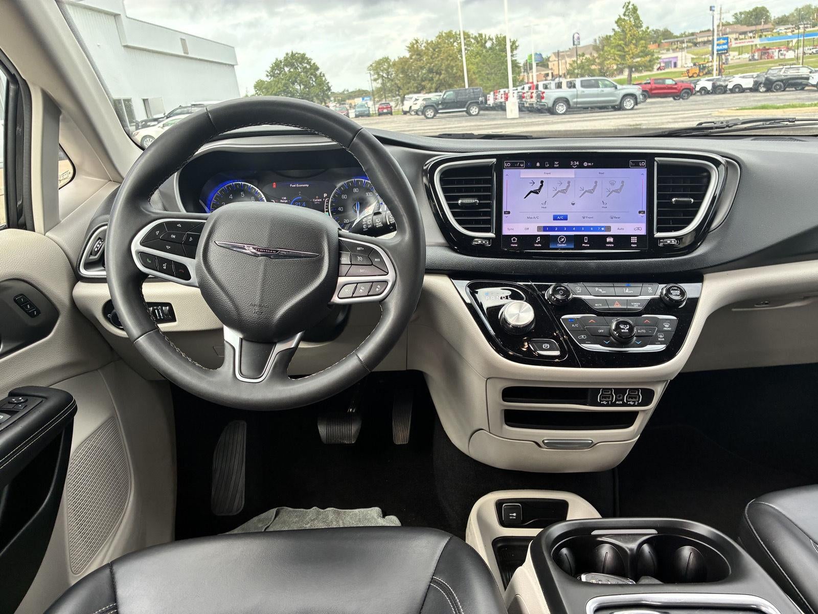 2023 Chrysler Pacifica Touring L