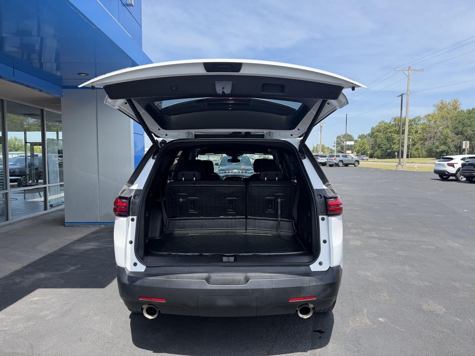 2023 Chevrolet Traverse Base