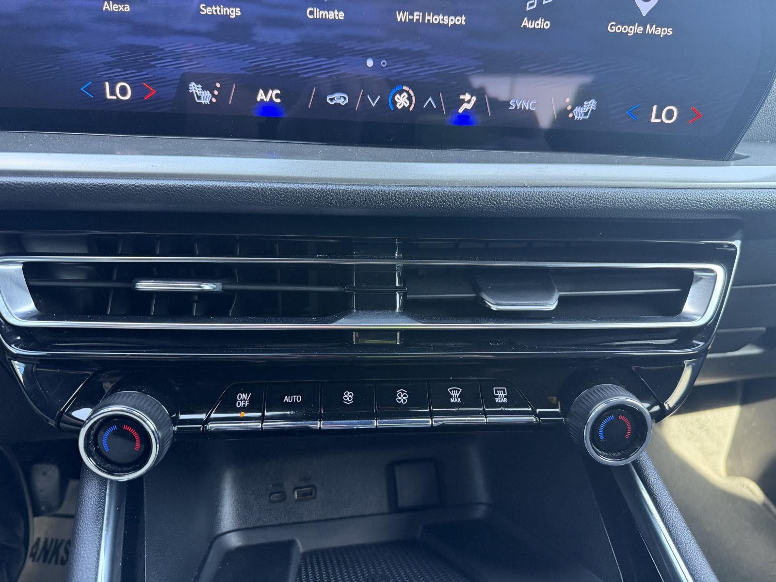 2024 Chevrolet Traverse Base
