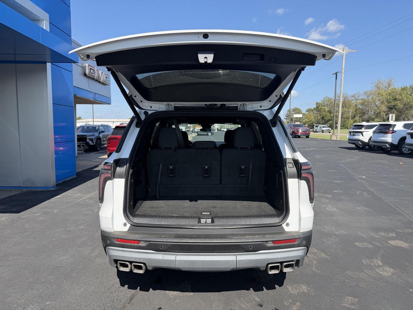 2024 Chevrolet Traverse Base