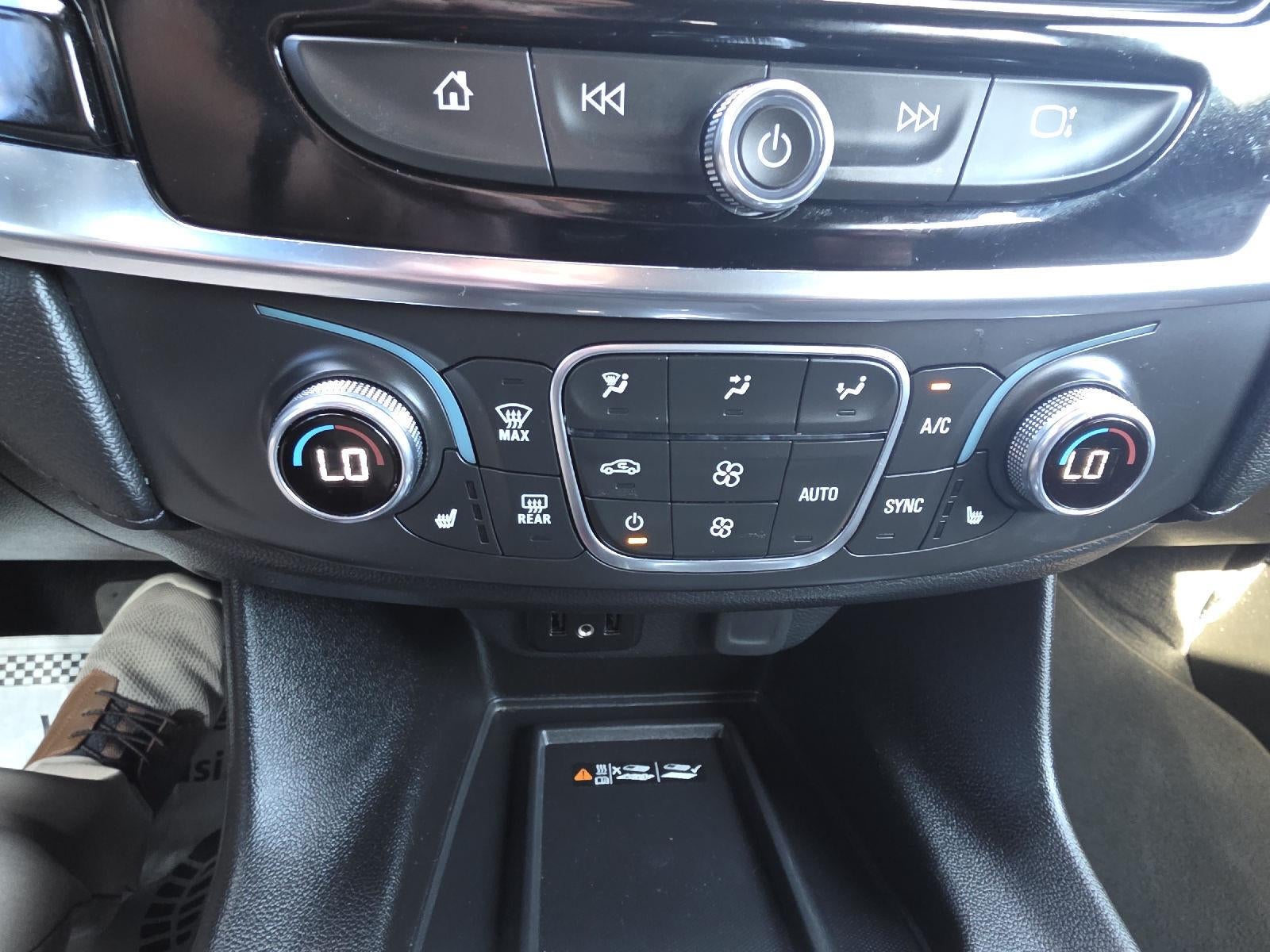 2023 Chevrolet Traverse Base