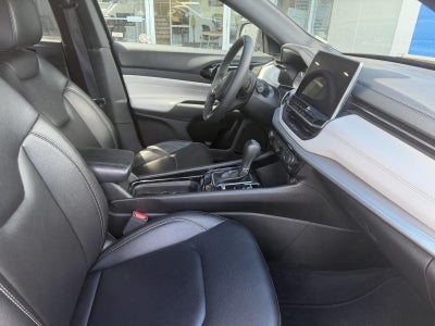2025 Jeep Compass Base