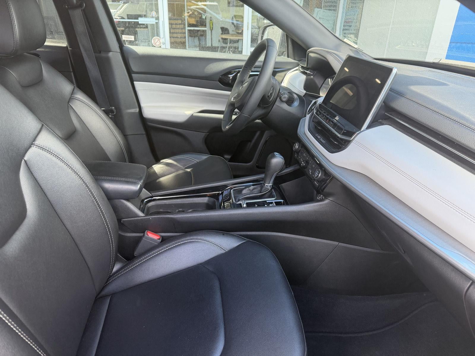 2025 Jeep Compass Base