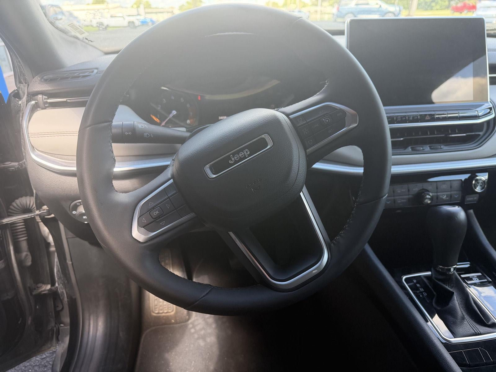 2025 Jeep Compass Base