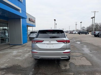2024 Mitsubishi Outlander SE
