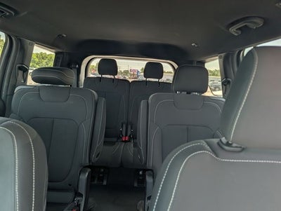 2024 Jeep Grand Cherokee L Laredo 4x4