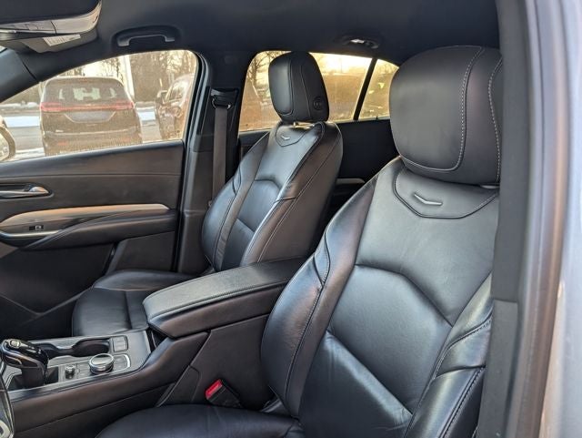 2023 Cadillac XT4 AWD Premium Luxury