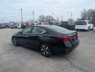 2022 Nissan Altima SV FWD