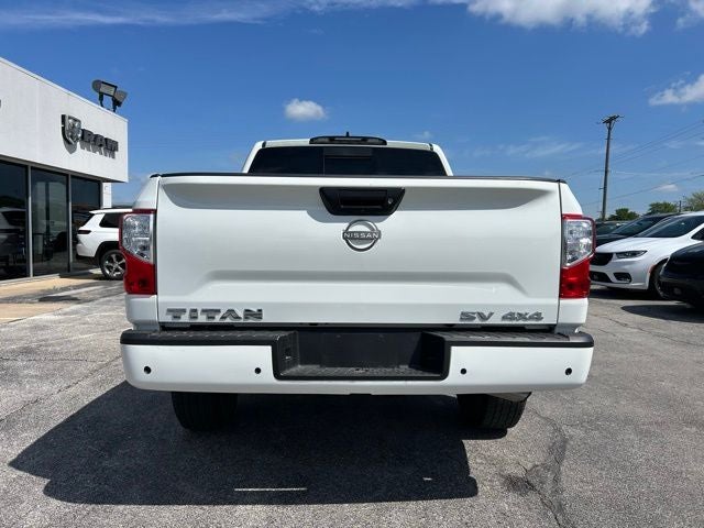 2024 Nissan TITAN Crew Cab SV 4x4