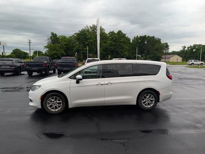 2022 Chrysler Voyager LX