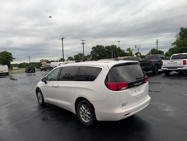 2022 Chrysler Voyager LX