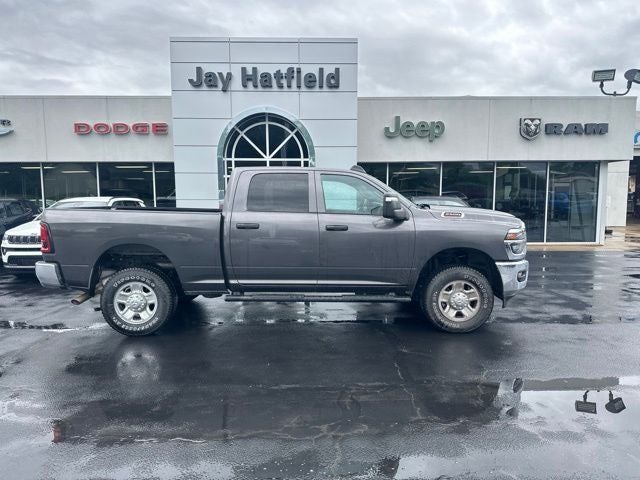 2025 RAM 2500 Tradesman Crew Cab 4x4 6'4' Box