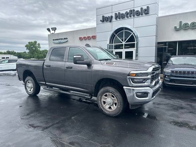 2025 RAM 2500 Tradesman Crew Cab 4x4 6'4' Box